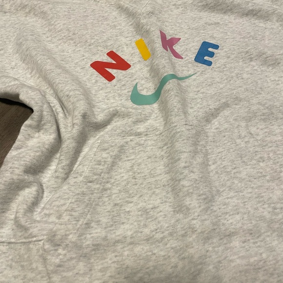 Nike kids shirt size XL - Picture 3 of 3